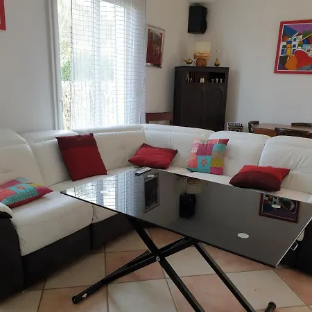 Holiday home Maison Piscine *